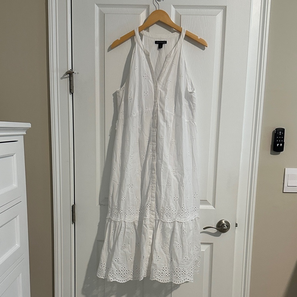 A Pea in the Pod White Eyelet Maxi Dress - Picture 1 of 10
